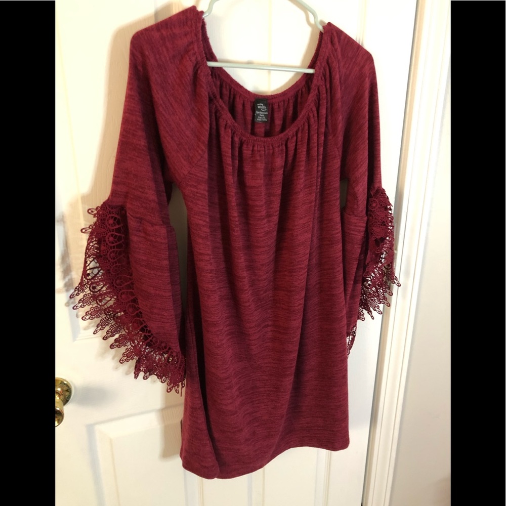 WinWin’s Women’s Tunic Burgundy Sweater w/crocheted bell sleeves, Size L/XL